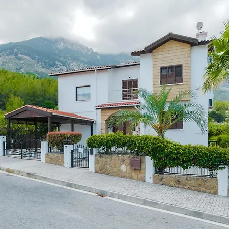 Villa Lapta Poolside Girne