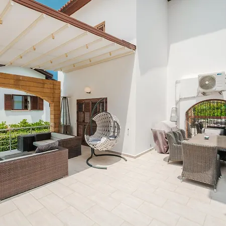Villa Lapta Poolside Girne