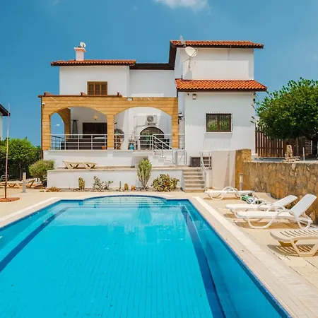 Lapta Poolside Girne